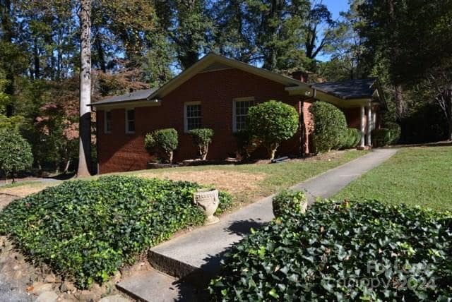 Building Photo - 245 Shasta Ln