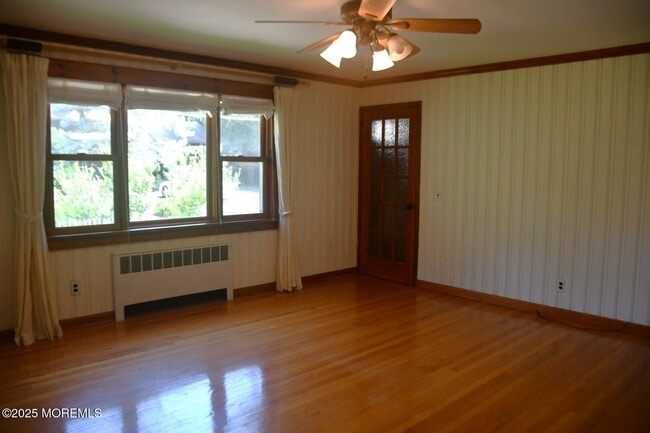 Building Photo - 303 Deerfoot Ln