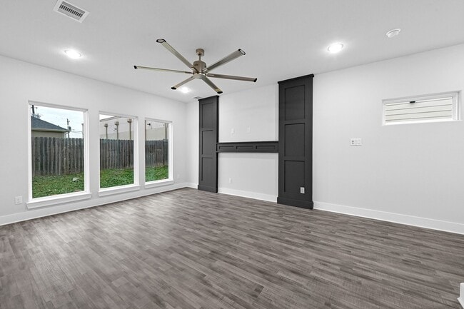 Foto del edificio - 4677 Bellfort Ave