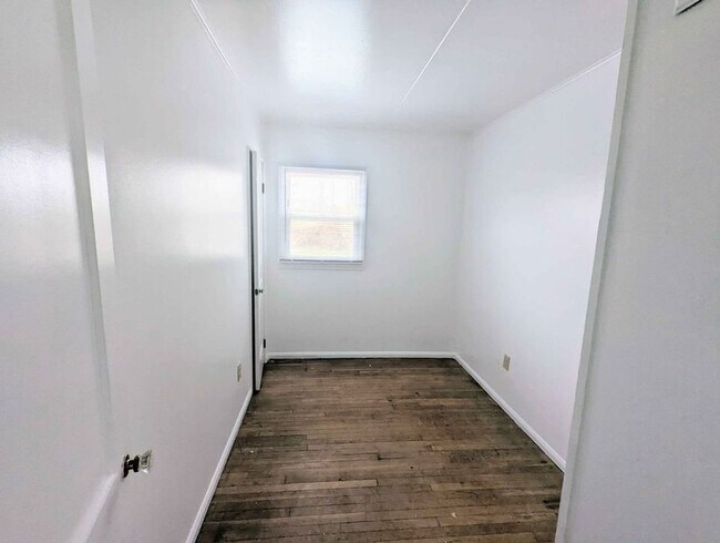 Foto del edificio - 3 Bedroom House on Quiet Street in Monaca
