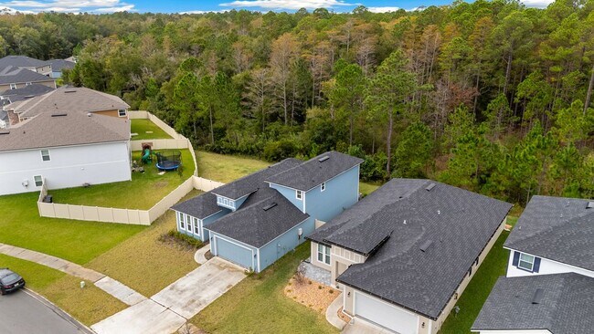 Foto del edificio - 613 Lancewood Ct