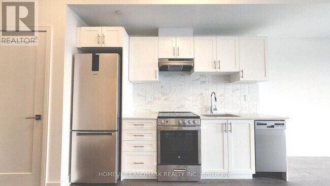 Building Photo - 715 Davis Dr