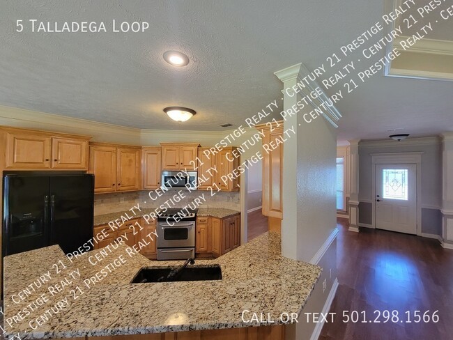 Building Photo - 5 Talladega Loop