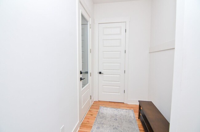 Foto del edificio - 411 Mcadoo Ave