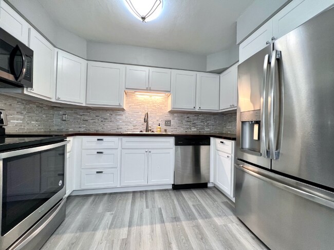 Foto del edificio - 210 E Madison St