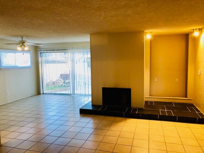 Foto del edificio - 1346 W Kildare St