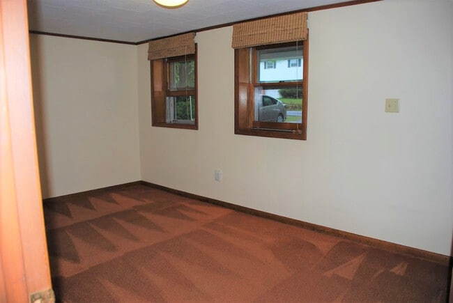 Building Photo - 129 Edith St