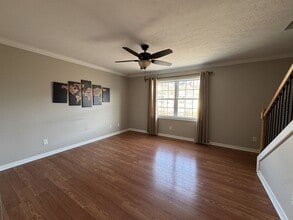 Building Photo - 822 Quadrilla St