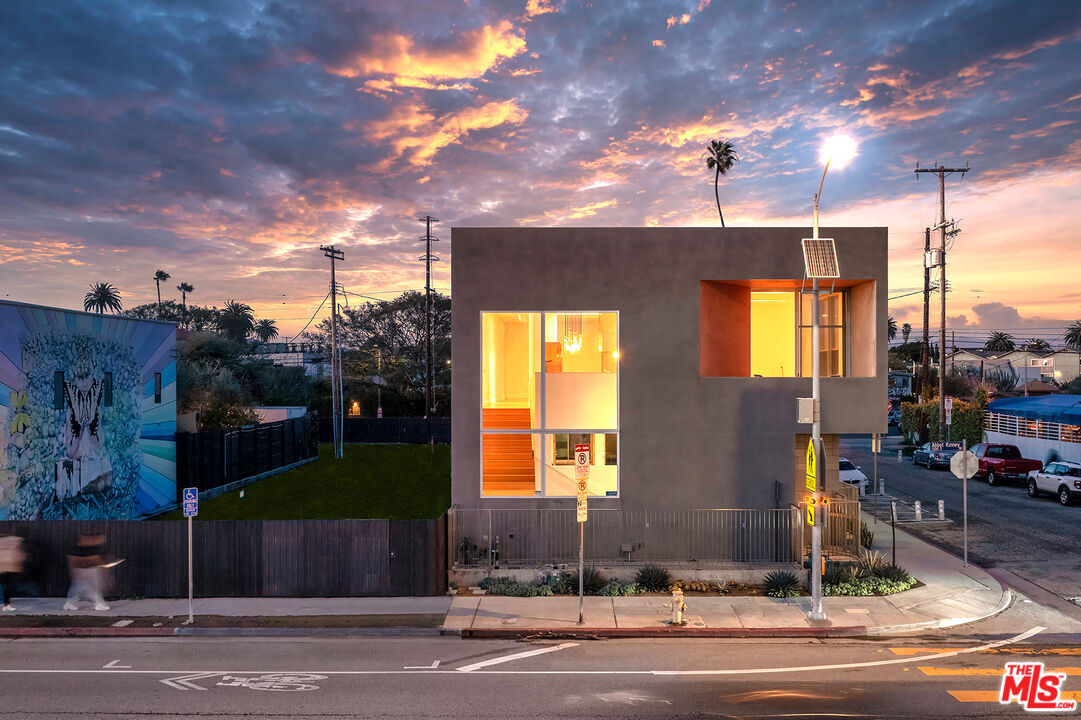 1015 Abbot Kinney Blvd, Los Angeles, CA 90291 House Rental in Los