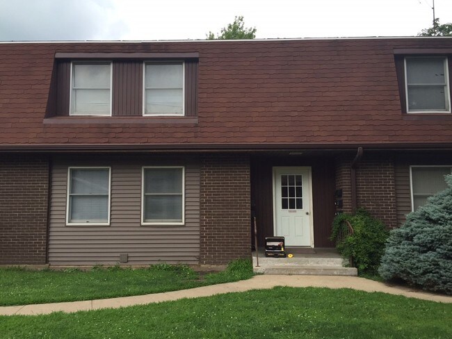 Foto del edificio - 109 E 2nd St