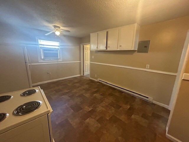 Building Photo - 2609 Textile Dr