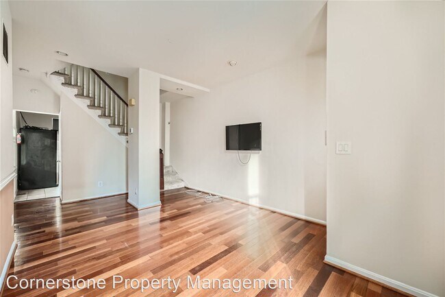 Foto del edificio - 5 br, 3 bath House - 36 Parkin St