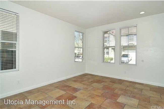 Foto del edificio - 4 br, 2.5 bath House - 42122 Veneto Dr