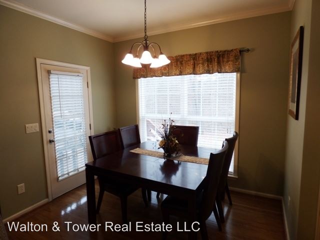 Building Photo - 2539 Oakleaf Cir