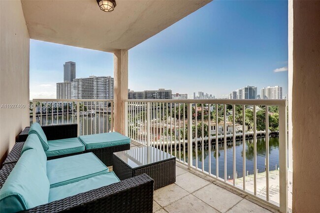 Foto del edificio - 121 Golden Isles Dr