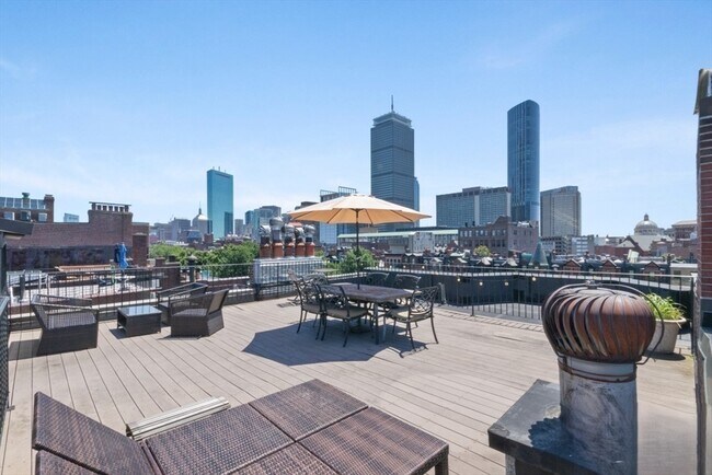 Foto del edificio - 345 Commonwealth Ave