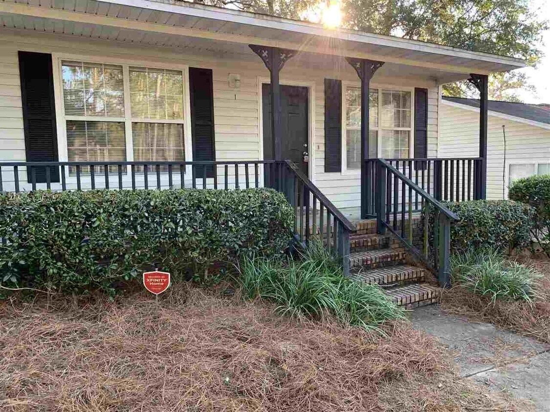 Foto principal - 2311 Garland Ct