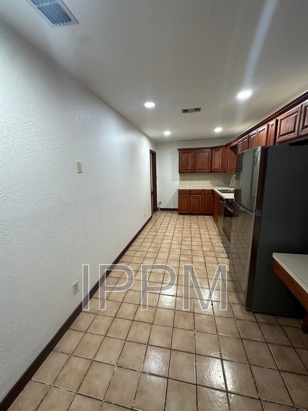 Foto del edificio - 5408 Guava Dr