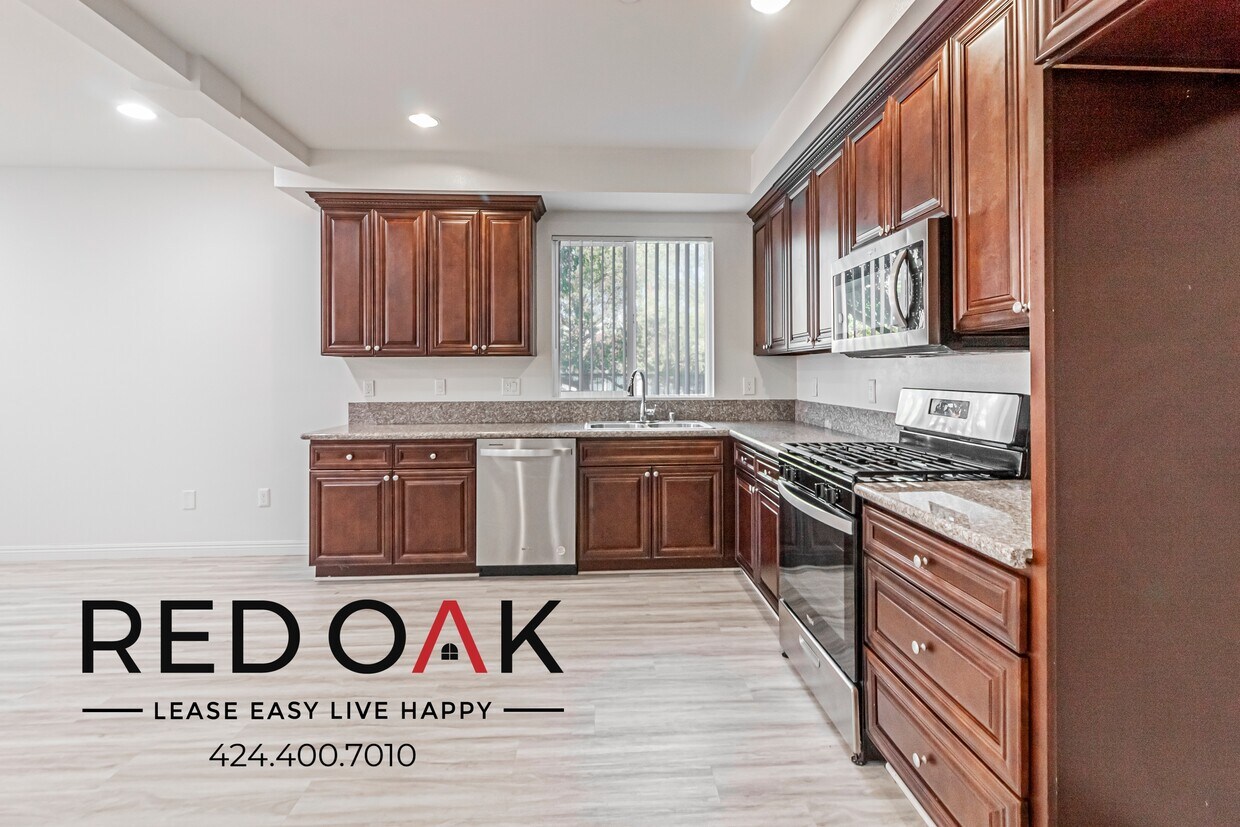 Foto principal - 6829 Simpson Ave