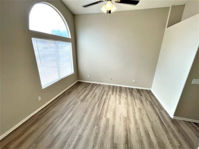 Building Photo - 949 Woodsong Way