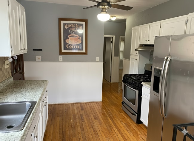 Kitchen - 165 Gaston St