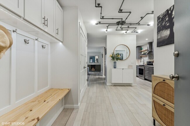 Foto del edificio - 719 Dobson St