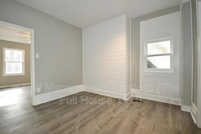 Foto del edificio - 420 School St