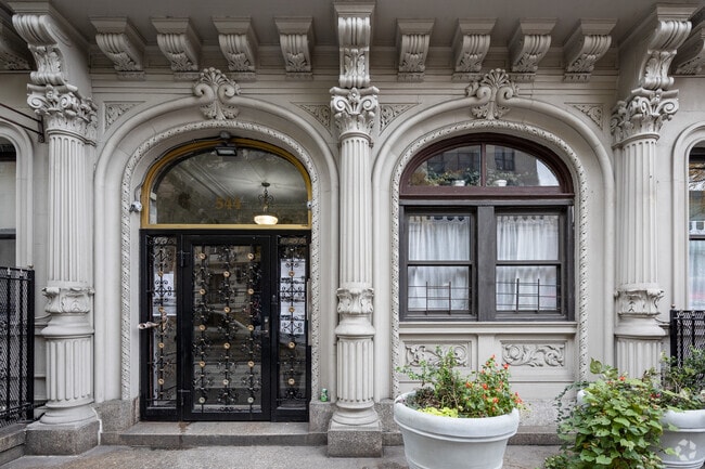 Entrance - 544 W 157th St