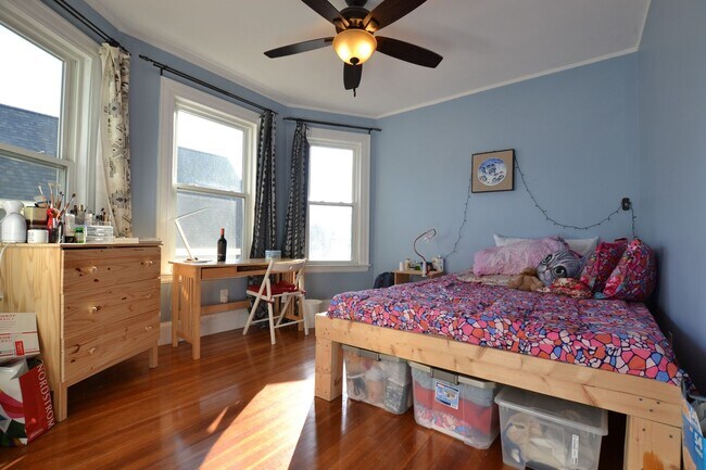 Foto del edificio - 4bed 2bath in Waltham 9/1