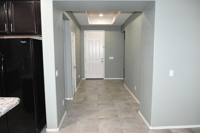 Building Photo - 15611 W Westview Dr