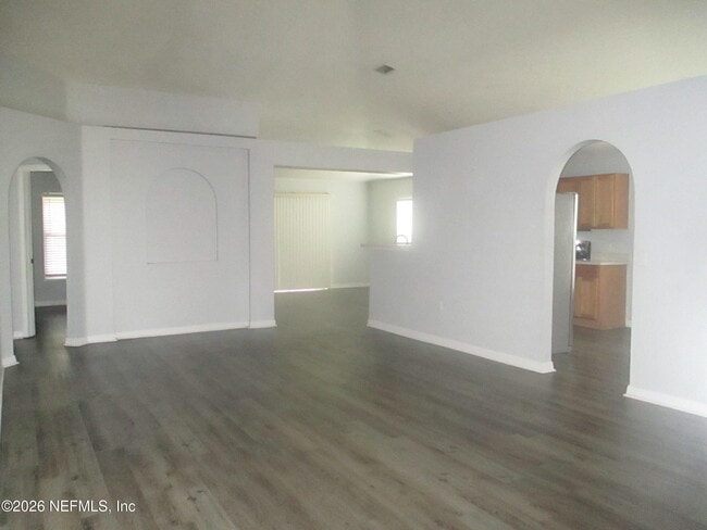 Building Photo - 738 N 5th St