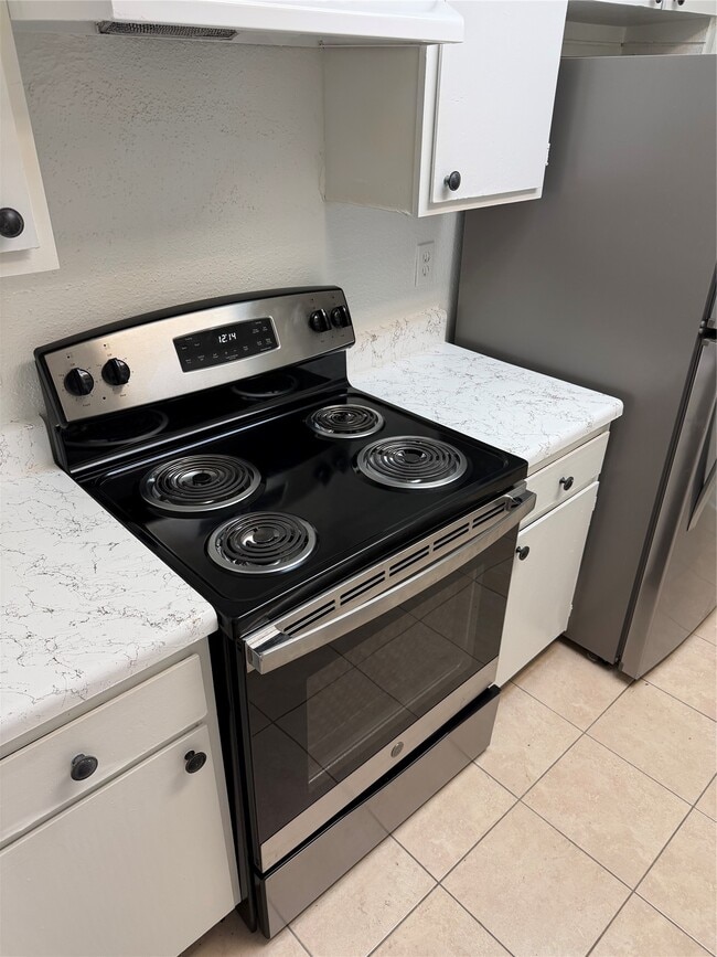 Foto del edificio - 2816 S Bartell Dr