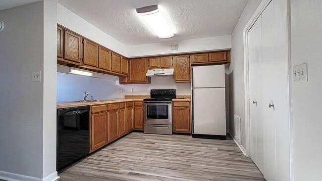 Building Photo - 412 N Sea Ln NW