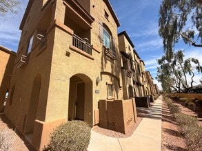 Building Photo - 3250 W Greenway Rd