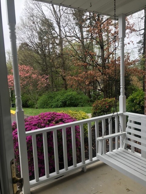 Building Photo - Knoxville, 2 bedroom, 2 bath condo with wo...