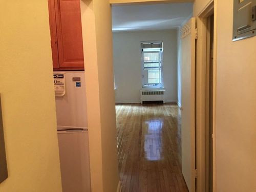 Building Photo - 590 3rd Ave
