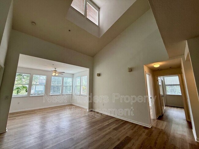 Foto del edificio - 8550 Touchton Rd