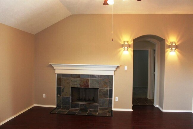 Building Photo - 25826 Chapman Falls Dr