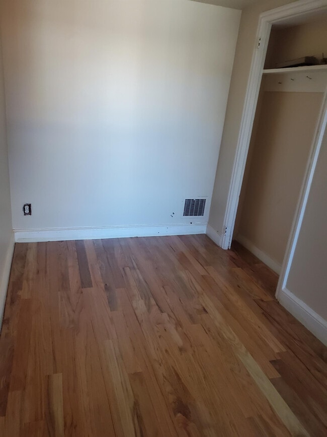 Photo - 319 S Jackson St Townhome