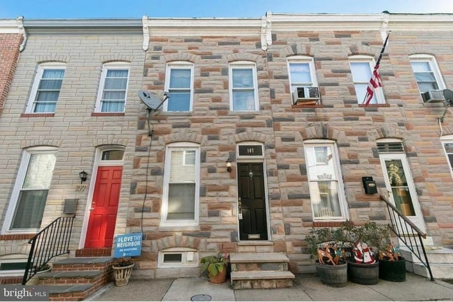 Photo - 107 N Port St Townhome