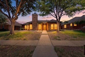 Building Photo - 3933 Alto Ave
