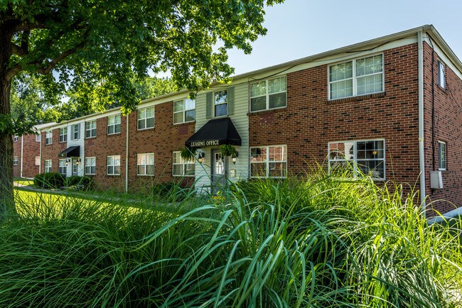 Maple Manor Apartments Alton Il Apartments Com