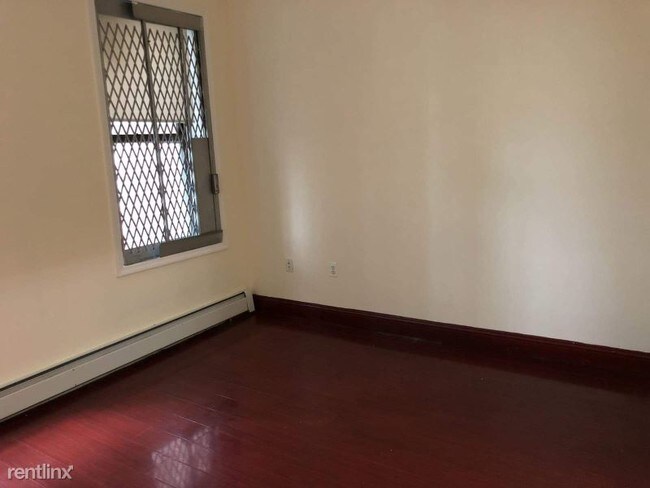 Building Photo - 1 br, 1 bath Apartment - 2399 Grand Concourse