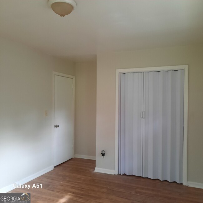 Foto del edificio - 1638 E Woodberry Ave