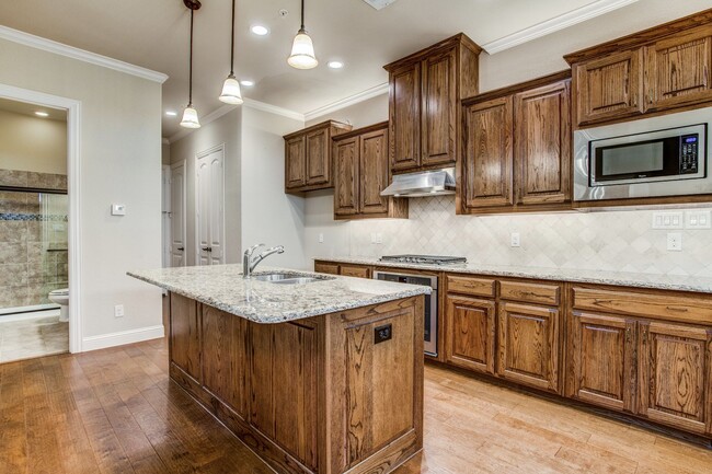 Foto del edificio - Stunning Lewisville Townhome