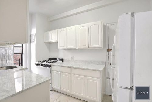 Foto del edificio - 315 E 102nd St