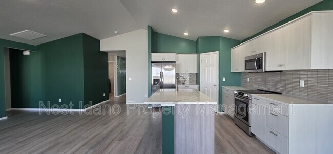 Building Photo - 2949 N Rocky Btm Wy