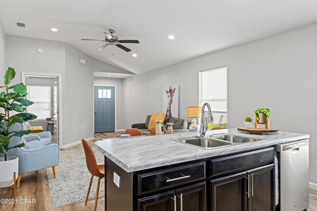 Foto del edificio - 3835 Avon Rd