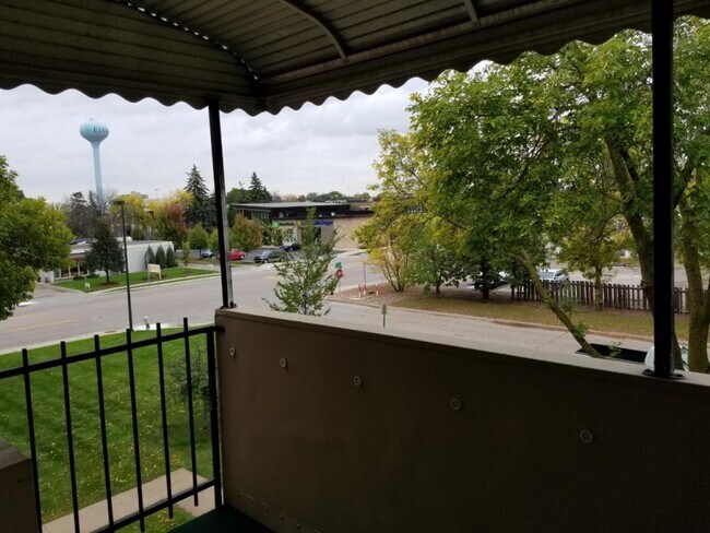 Foto del edificio - 7000 Sandell Ave