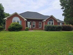Building Photo - 100 Tanglefoot Dr